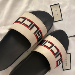 Mens Gucci Slides - Size 11. Barely Worn.